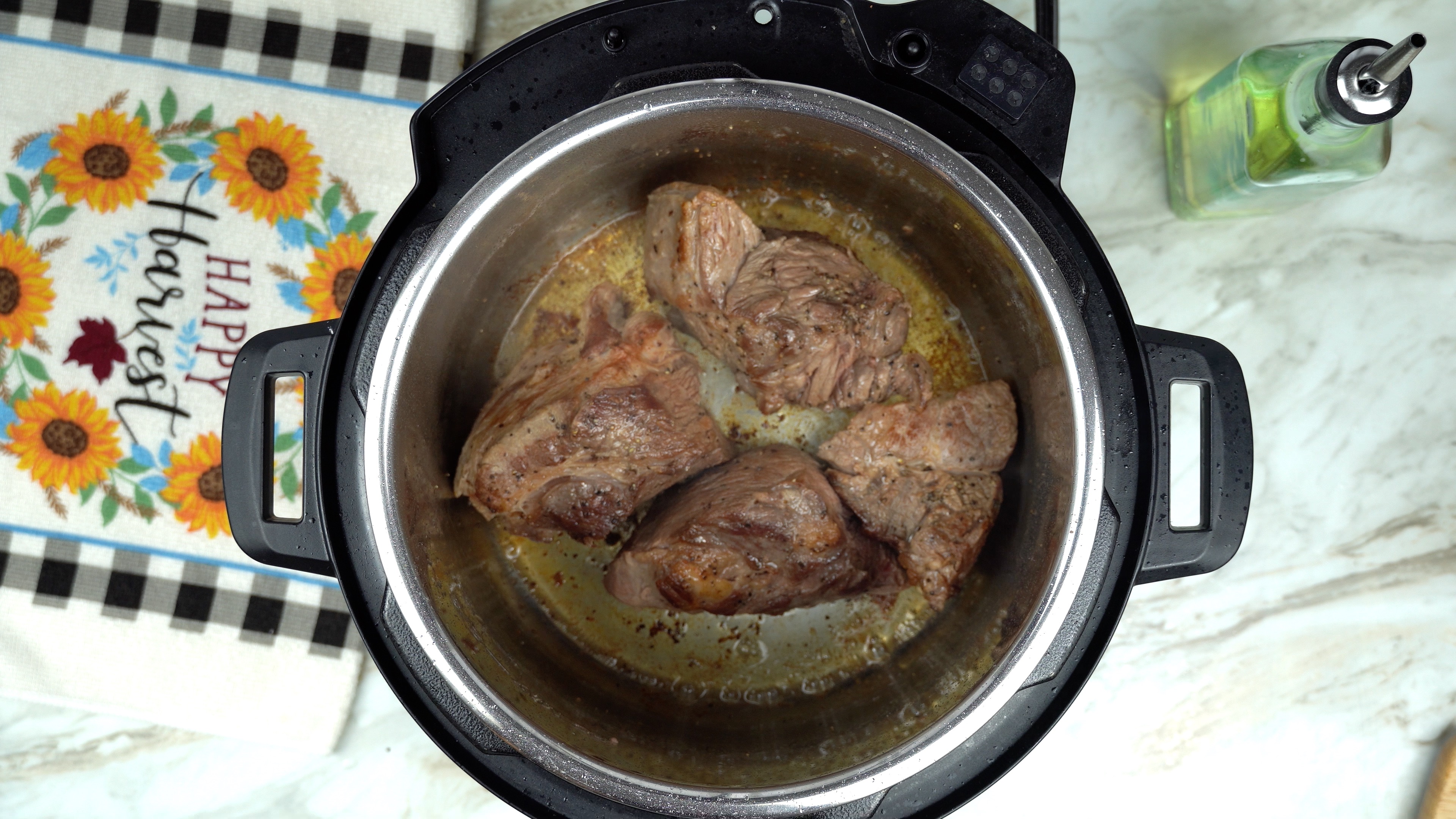 Instant Pot Shredded Beef Chili - EatFoodlicious
